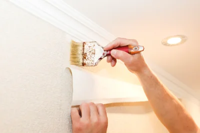 Pose de papier peint à Vienne — revêtements muraux et toiles de verre